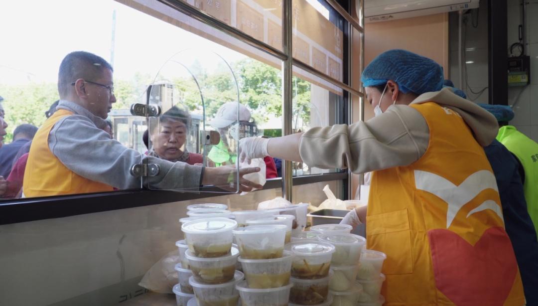 家门口的长者食堂,也能吃到沙县小吃(图6) 家门口的长者食堂,也能吃到沙县小吃(图6)